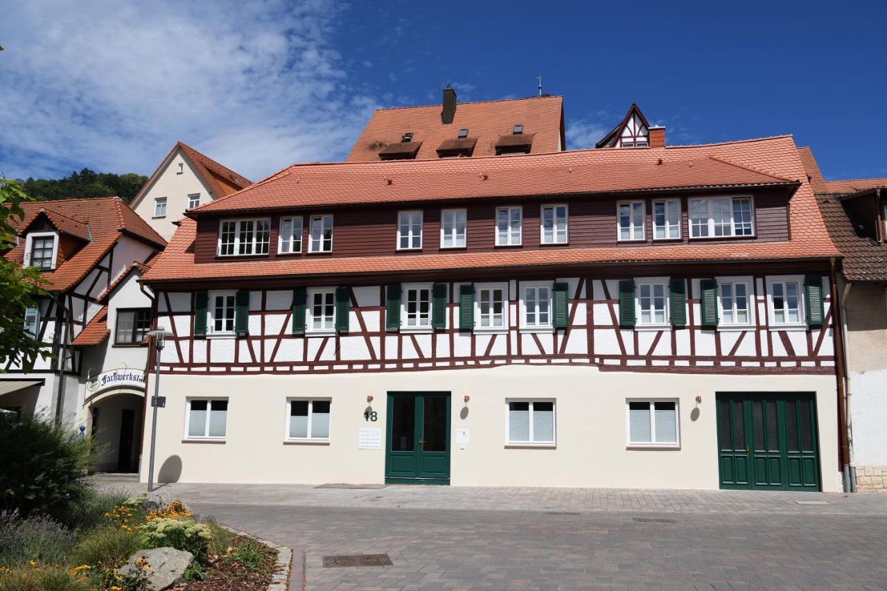 Heppenheim  Das Schiefe Haus- Wohnung "Nibelungen" מראה חיצוני תמונה